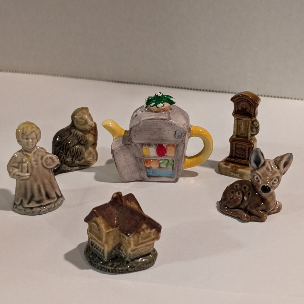 6 Vintage Wade Red Rose Tea Ceramic Animal Figurine